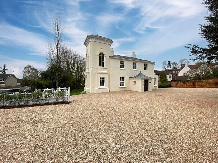 1 Bedroom Flat To Rent In Coppid Hall, Warfield Road, Bracknell, Berkshire, RG42