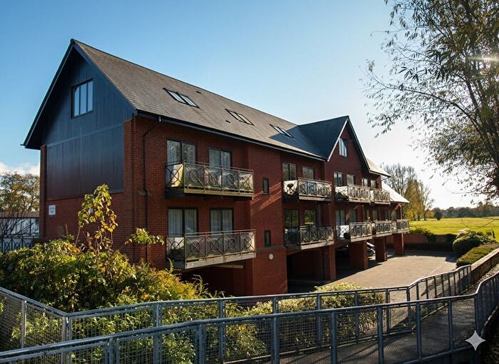 2 Bedroom Flat For Sale In Flat, Ironbridge Works, Newport Pagnell, MK16