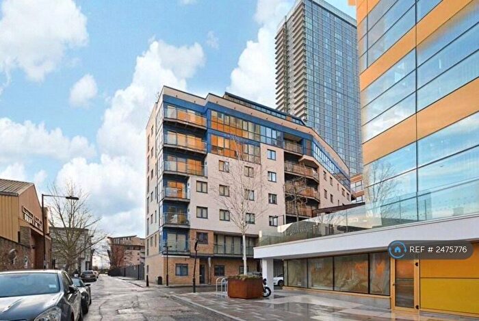 2 Bedroom Flat To Rent In Block Wharf, London, E14