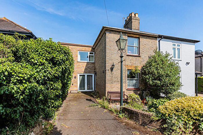 3 Bedroom Semi-Detached House For Sale In Portland Place, Hertford Heath, SG13