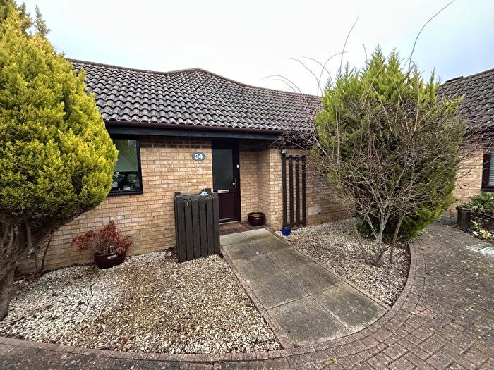 1 Bedroom Bungalow To Rent In Tweed Drive, Bletchley, Buckinghamshire, MK3