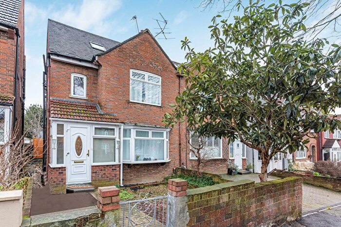 4 Bedroom Semi Detached House For Sale In Greenford Avenue, Hanwell, W7