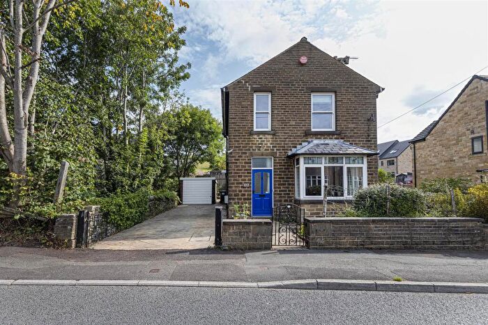 3 Bedroom Detached House For Sale In Laund Road, Salendine Nook, Huddersfield, HD3