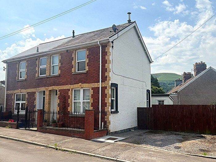 3 Bedroom Semi-Detached House For Sale In Park Street, Abergavenny, NP7