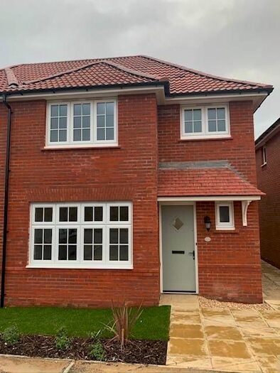 3 Bedroom Semi-Detached House To Rent In Rookery Grove, Roundswell, Barnstaple EX31