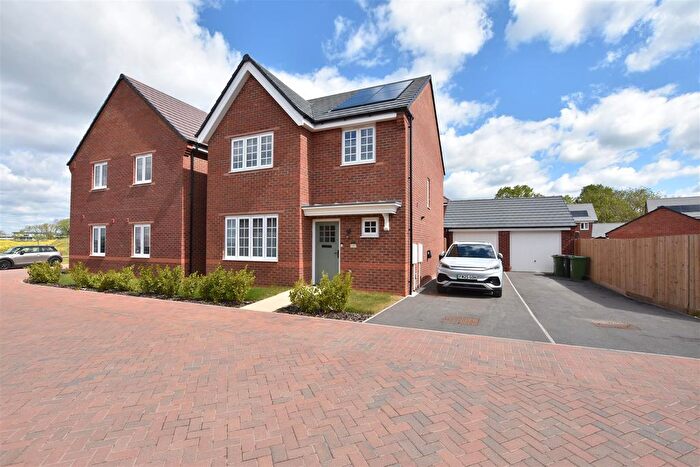 4 Bedroom Detached House For Sale In Dilkes Drive, Oadby, Leicester, LE2
