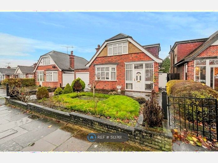 3 Bedroom Detached House To Rent In Harlyn Drive, Pinner, HA5