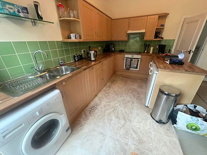1 Bedroom Flat To Rent In Oakfield Street, Cardiff, CF24