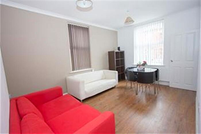 4 Bedroom Terraced House To Rent In City Road, NG9