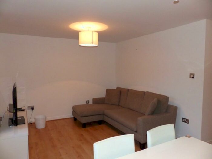 2 Bedroom Apartment To Rent In Carpathian Court, Spencer Street, B18