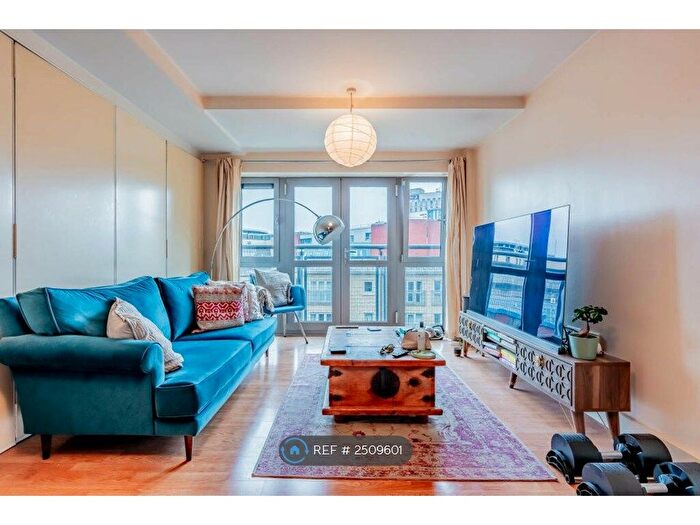 2 Bedroom Flat To Rent In Hamilton Court, Bristol, BS2