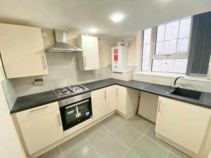 2 Bedroom Flat To Rent In Narborough Road, Leicester, LE3