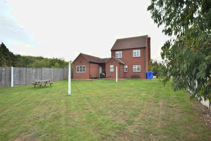 2 Bedroom Detached House For Sale In Main Street, Claypole, Newark, NG23