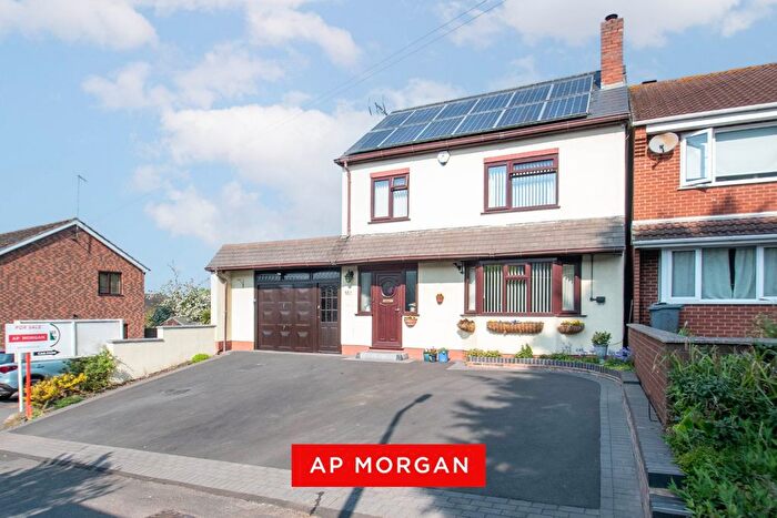 3 Bedroom Detached House For Sale In Yew Tree Lane, Rowley Regis, West Midlands, B65