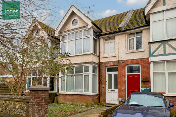 1 Bedroom Flat To Rent In Pavilion Road, Worthing, West Sussex, BN14