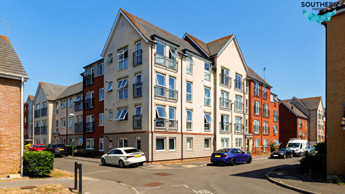 1 Bedroom Flat For Sale In Cheal Court, Cheal Way, Wick, Littlehampton, BN17