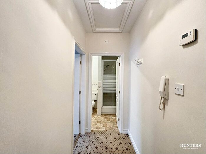 1 Bedroom Flat For Sale In Old Bank Road, Earlsheaton, Dewsbury, WF12