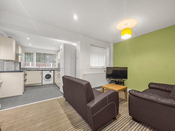 4 Bedroom Semi-Detached House To Rent In Ormskirk, L39