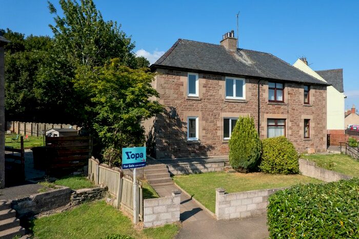 4 Bedroom Semi-Detached House For Sale In Graham Crescent, Forfar, DD8