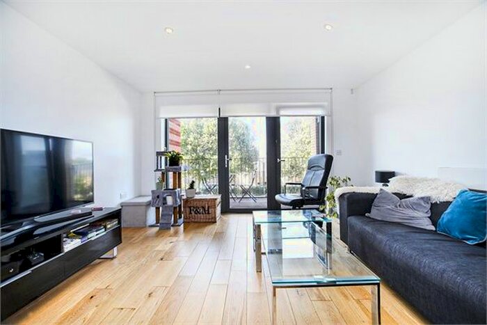 2 Bedroom Flat To Rent In Monpelier Building, Akerman Road, Oval, London, SW9