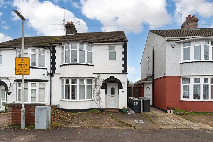 3 Bedroom Semi-Detached House To Rent In Sunridge Avenue, Luton, Bedfordshire, LU2