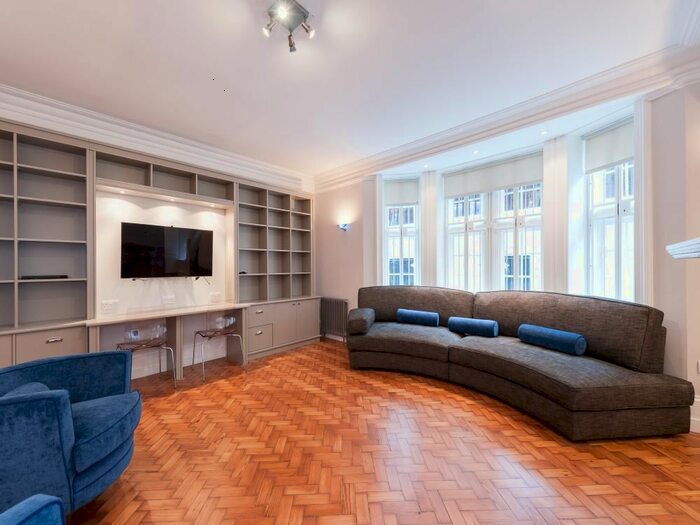 3 Bedroom Flat To Rent In Bedford Avenue, Bloomsbury, WC1B