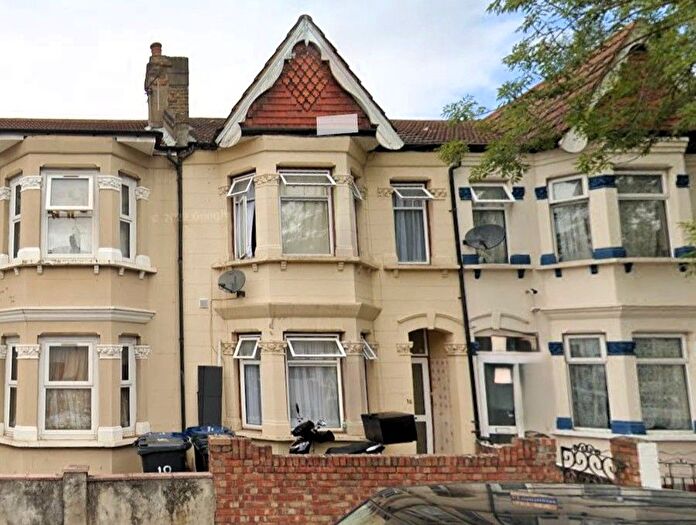 4 Bedroom Terraced House For Sale In Oswald Road, Southall, UB1