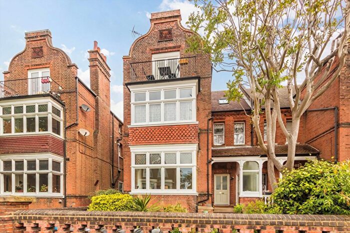 1 Bedroom Flat To Rent In Cadogan Road, Kingston, KT6
