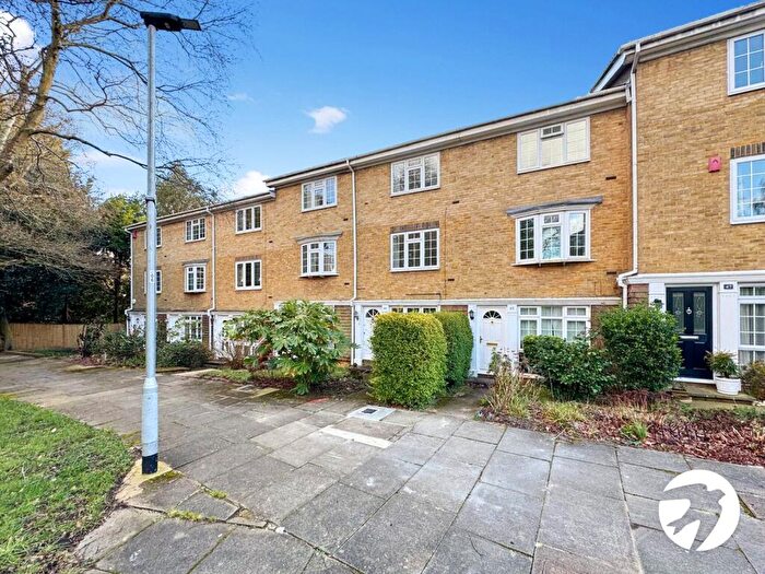 3 Bedroom Terraced House To Rent In Kenilworth Gardens, London, SE18