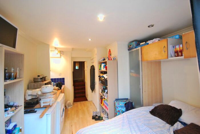 Studio To Rent In Lichfield Rd, Cricklewood, NW2