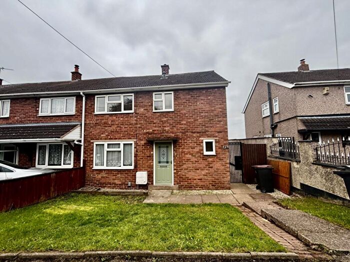 3 Bedroom End Of Terrace House To Rent In Hillcrest Road, Nuneaton, CV10