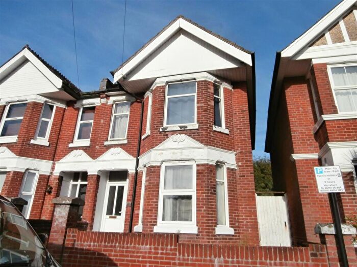 7 Bedroom Semi Detached House To Rent In Highfield Crescent, Southampton, SO17