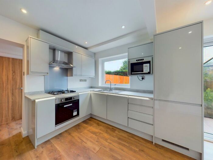 3 Bedroom Semi-Detached House To Rent In Derwent Road, Hemel Hempstead, Hertfordshire, HP3