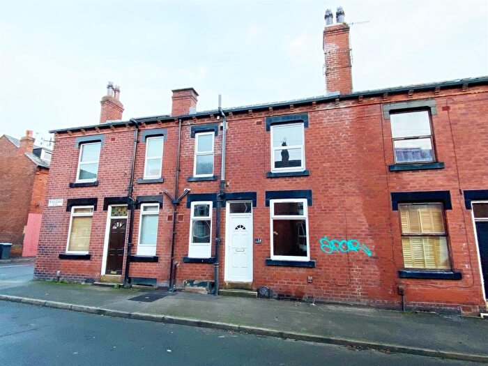 2 Bedroom Terraced House To Rent In Spring Grove View, Hyde Park, Leeds, West Yorkshire., LS6