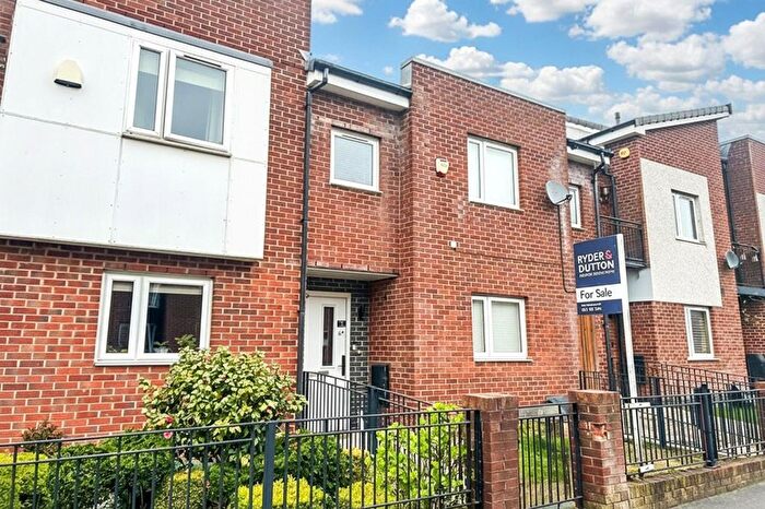 4 Bedroom Terraced House For Sale In Sandal Street, Manchester, Greater Manchester, M40