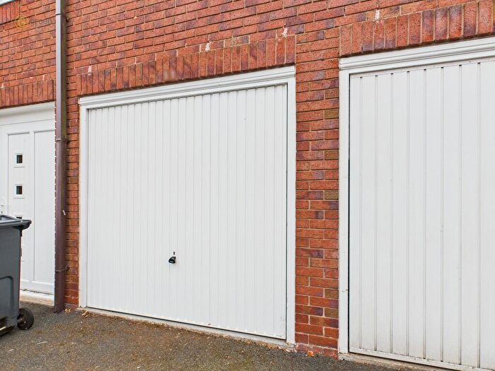 3 Bedroom Terraced House For Sale In Sowers Court, Four Oaks, B75