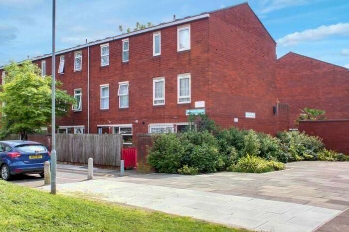 3 Bedroom Maisonette To Rent In Waterloo Close, London, E9