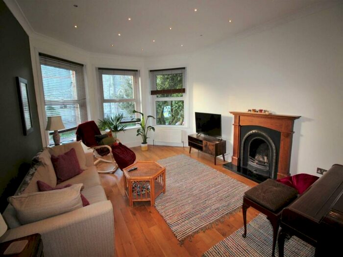 4 Bedroom Maisonette To Rent In Alumhurst Road, BH4