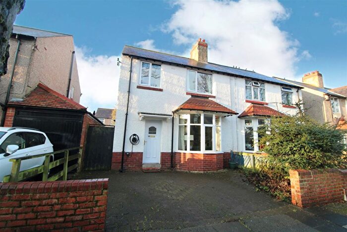 3 Bedroom Property For Sale In Hazeldene, Whitley Bay, NE25