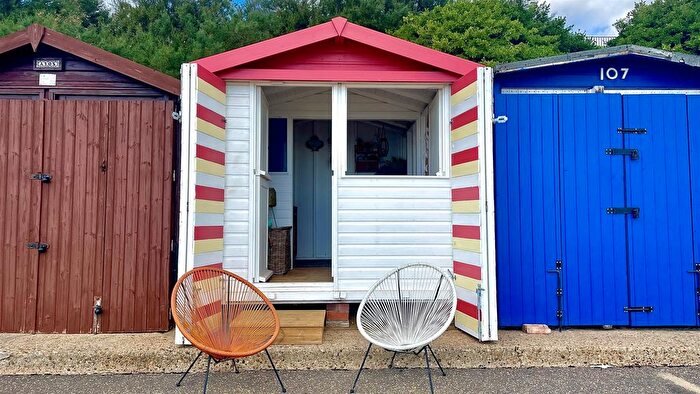 Chalet For Sale In Marine Parade East, Clacton-On-Sea, Essex, CO15