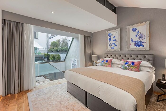 4 Bedroom Town House To Rent In Cheval Place, Knightsbridge, London, United Kingdom, SW7