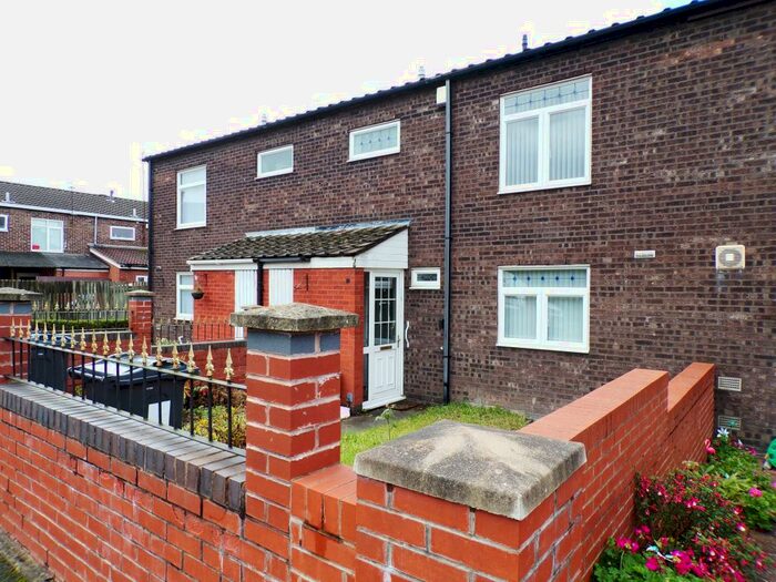 3 Bedroom House To Rent In Maydene Croft, Balsall Heath, Birmingham, B12