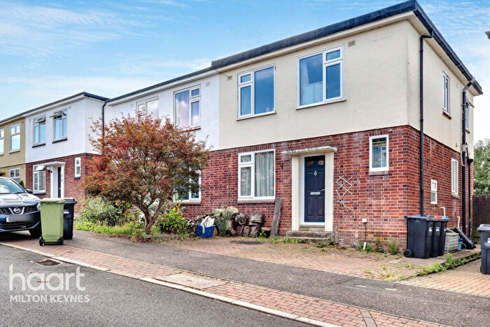 3 Bedroom Semi-Detached House For Sale In Kingston Avenue, Stony Stratford, MK11
