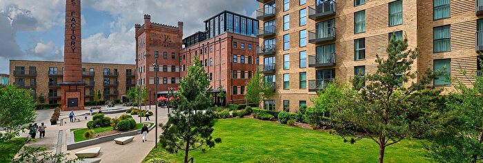 2 Bedroom Flat For Sale In Slough, Slough, SL1
