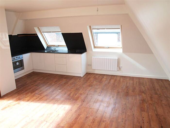 1 Bedroom Apartment To Rent In Crouch End Hill, Crouch End, London, N8