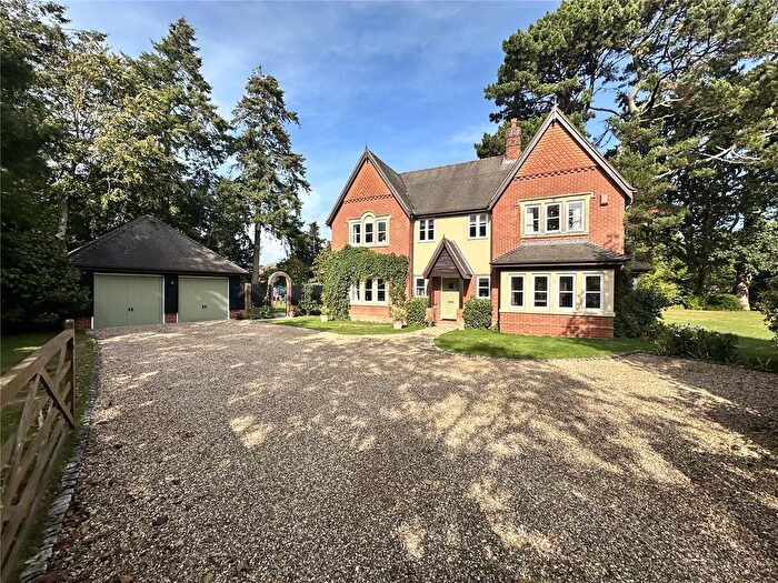 5 Bedroom Detached House For Sale In The Coppice, Brockenhurst, Hampshire, SO42