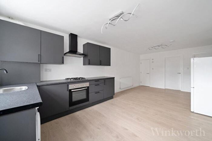 2 Bedroom Apartment To Rent In Ilderton Road, London, SE15