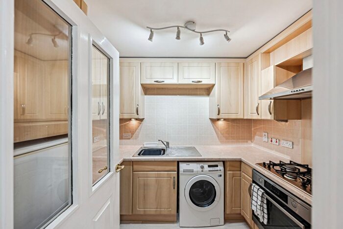 1 Bedroom Flat To Rent In Flat, Falkirk, Stirlingshire, FK1