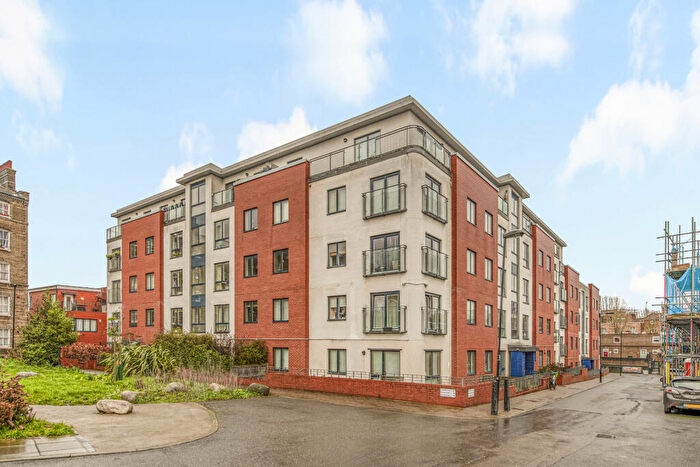 2 Bedroom Apartment For Sale In Dibden Street, London, N1