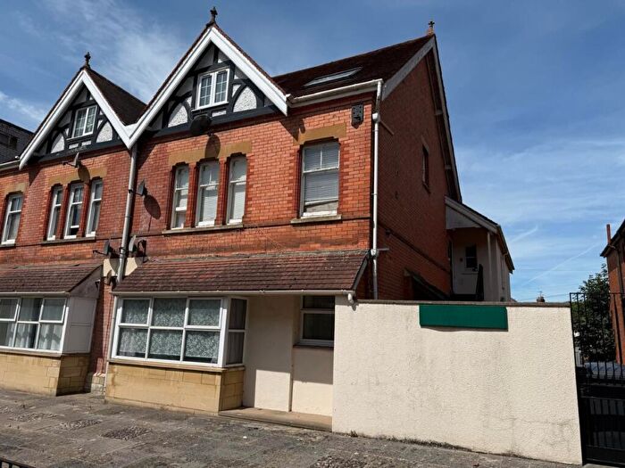 2 Bedroom Flat To Rent In Hendford Grove, Yeovil, BA20